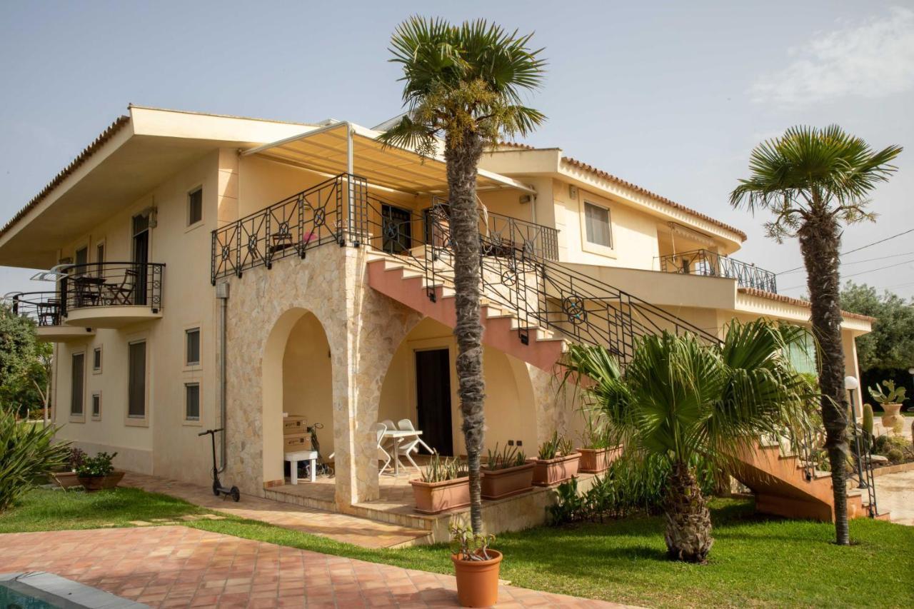 Sicilynice Avola Buitenkant foto
