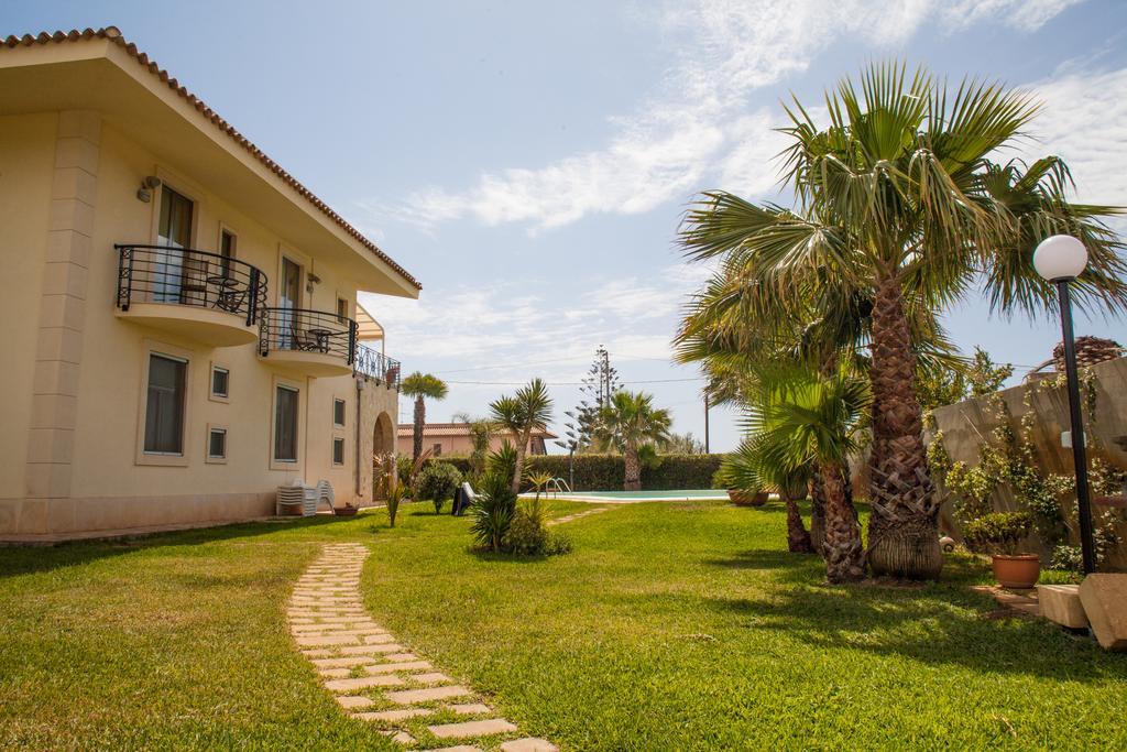 Sicilynice Avola Buitenkant foto